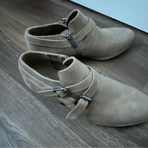 Appeal Cassidy Tan Short Boots. Women 7